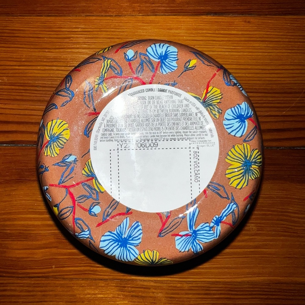 CAPRI BLUE x ANTHROPOLOGIE Volcano Flowers Candle - Picture 5 of 5